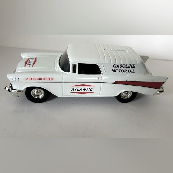 diecast Other - Ertl '57 Chevy Bel Air Nomad White Truck Atlantic Gasoline Motor Oil Bank New